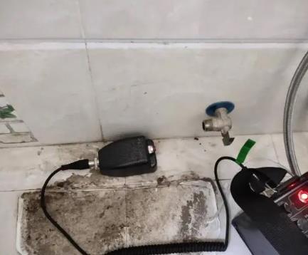 曲松屋顶漏水维修公司分享下卫生间漏水的危害及解决方法